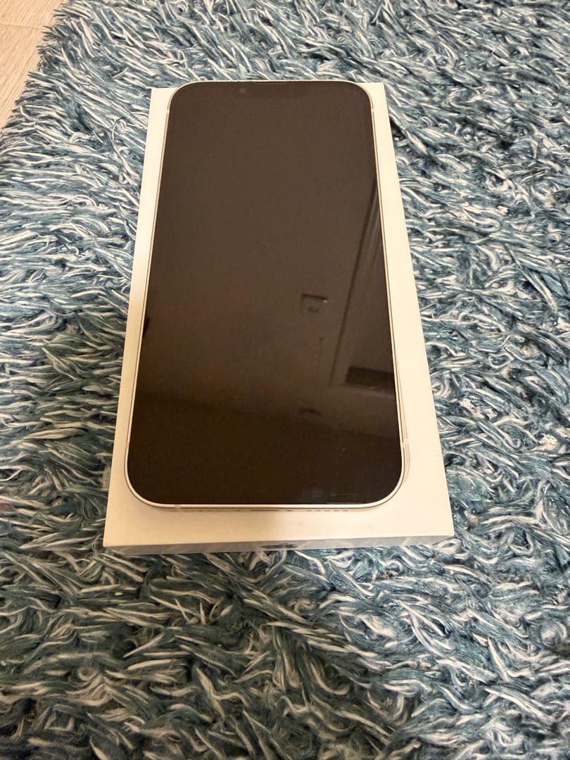 iPhone 13 スターライト　128