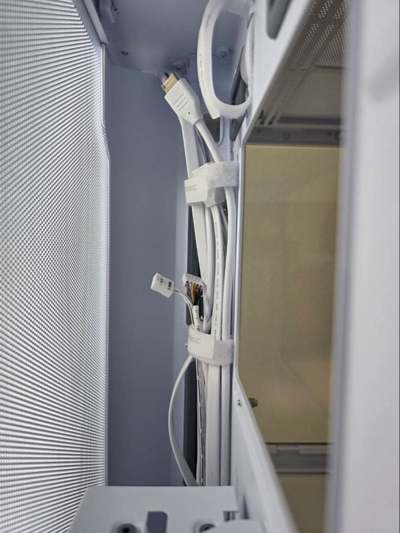 E-ATX フルタワーPCケース Constellation C8 White