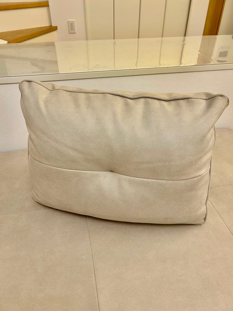 ほぼ新品 アルフレード 置き型クッション 背クッション ソファ プラチナグレー アルフレード 背クッション ｜【関家具公式通販サイト】 関家具