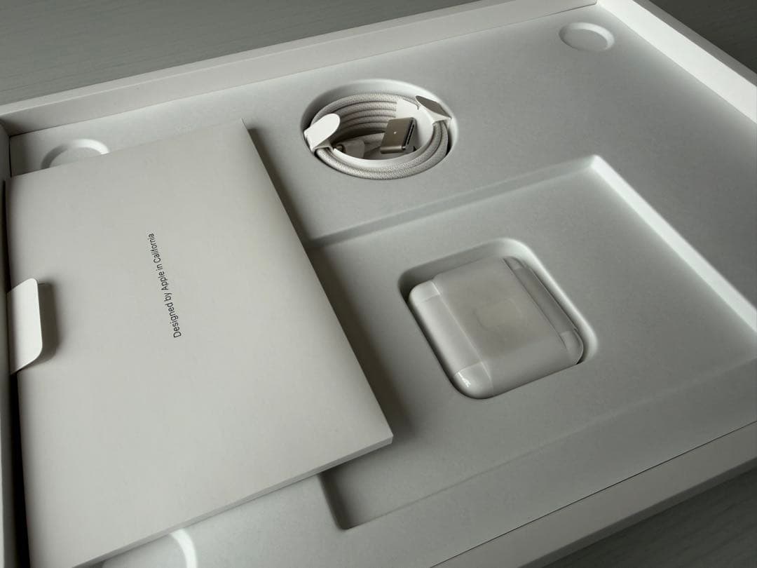 【美品】MacBook Air M3 13インチ 16G 512G スターライト