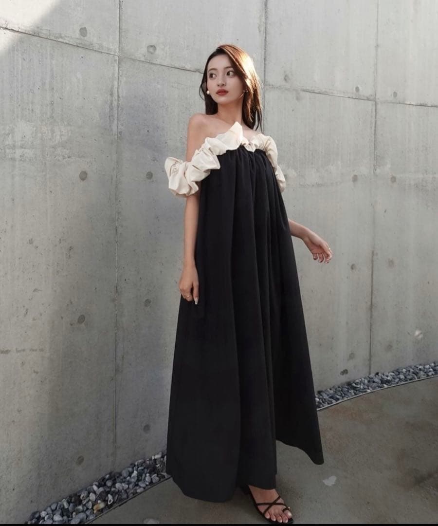 THE TOE】ERIE FRILLS ONEPIECE ブラック - メルカリ