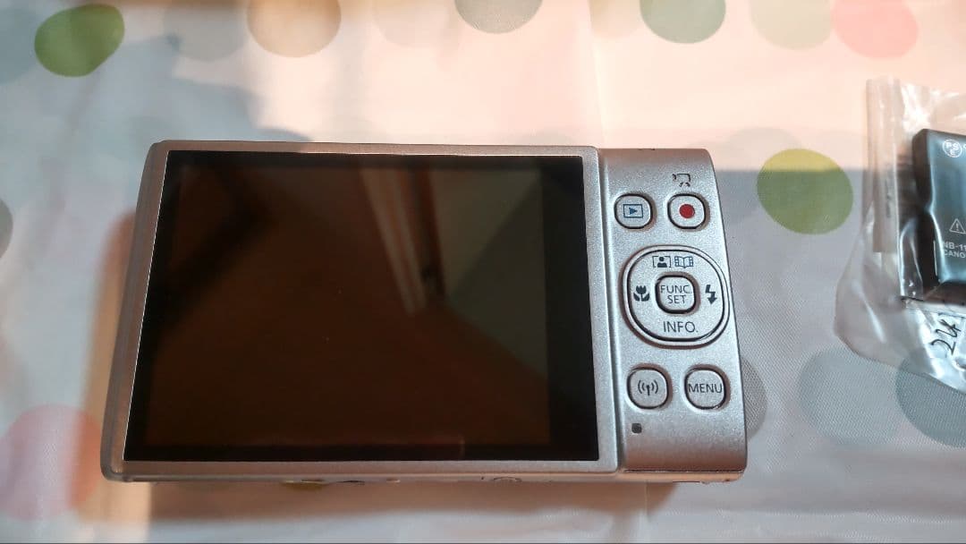 【未使用】Canon IXY650 シルバー 本体と付属品