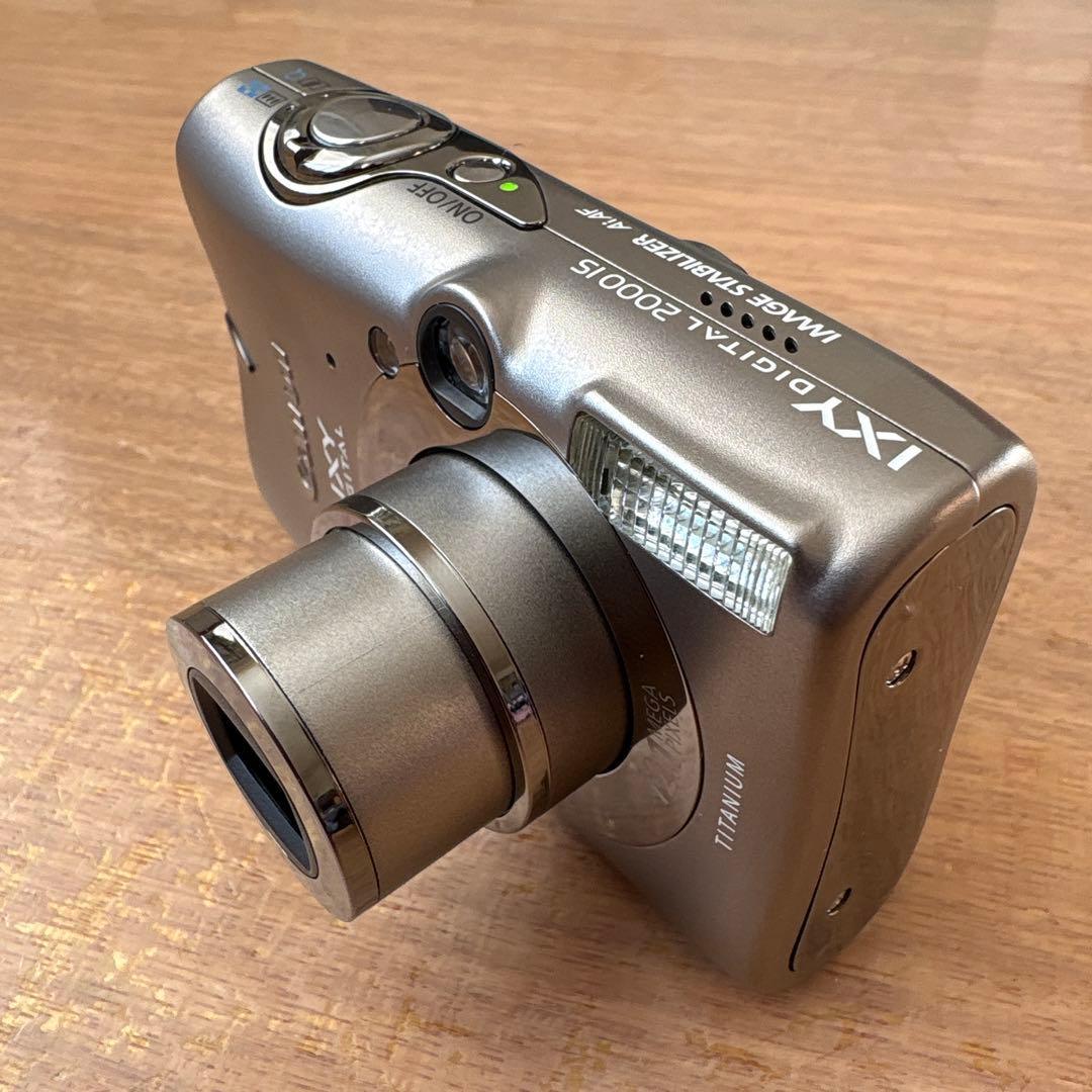 Canon IXY DIGITAL 2000 IS 【端子カバー破損】