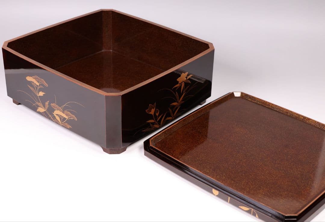 MA696】加賀蒔絵 饅羹重 内梨地 月に雁 秋草 金蒔絵 木製 饅頭箱菓子重