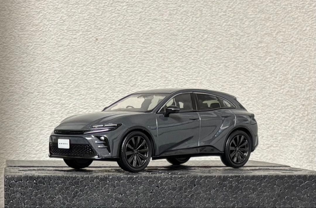 1／30ミニカー。トヨタ非売品。クラウンスポーツ。