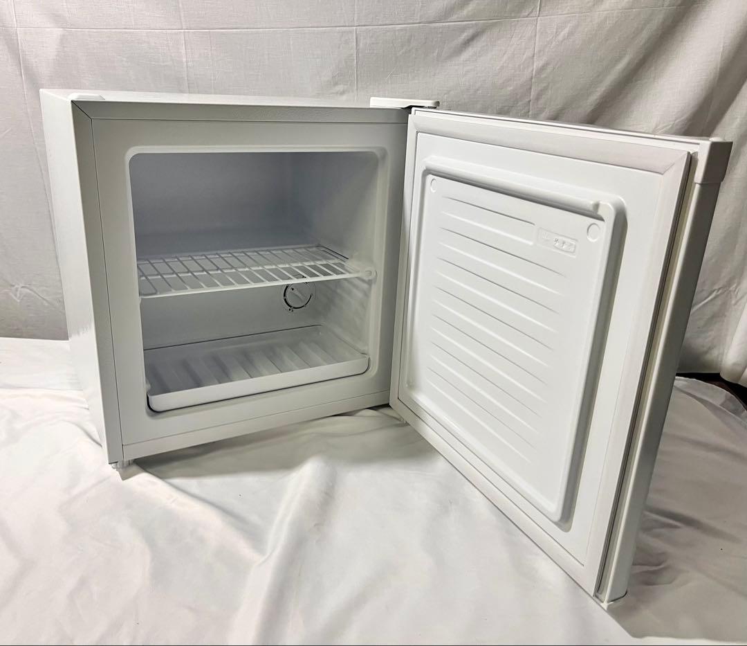 ②【未使用品】A-Stage 1ドア冷凍庫 31L FZ03A-31WT 25年