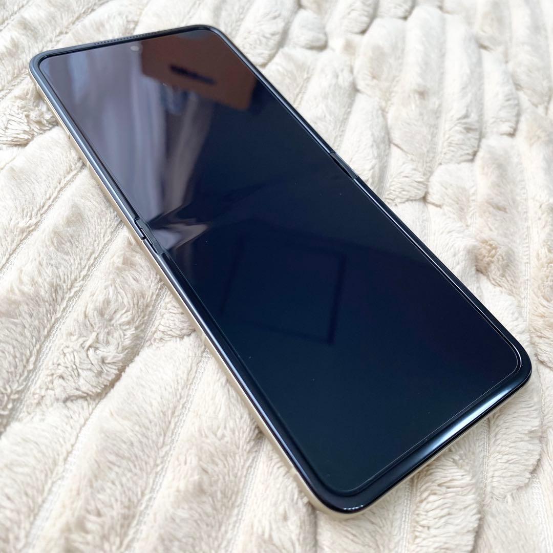 Motorola razr 50（モトローラ レイザー50）SIMフリー512G