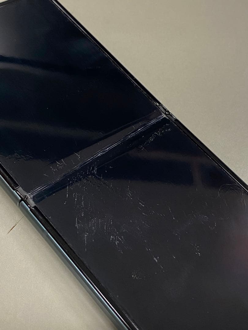 SAMSUNG Galaxy Z Flip3 限定色グリーン