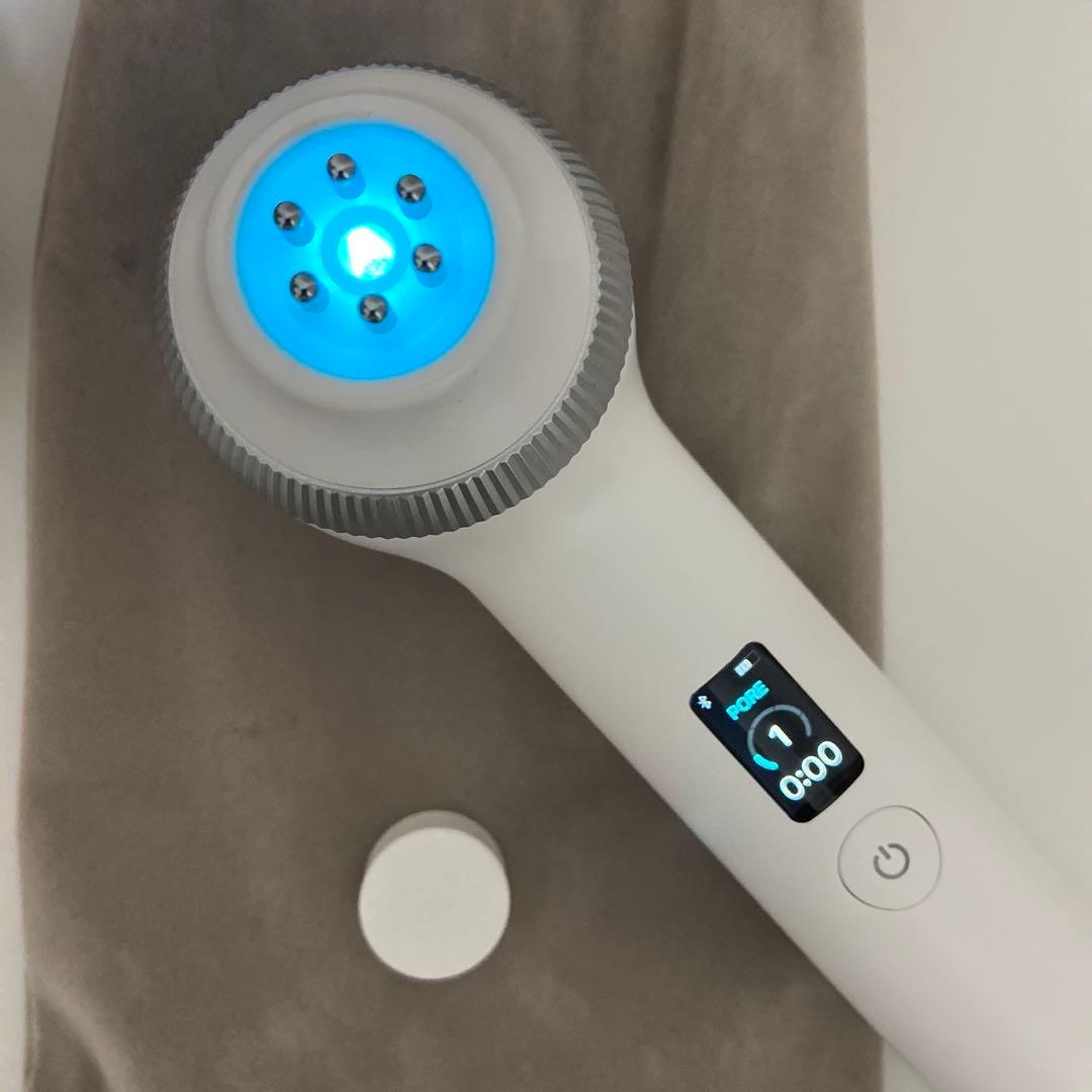 メディキューブ　ウルトラチューン美顔器