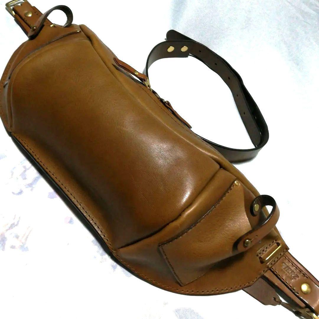 HERZ ヘルツ レザー ボディバッグ ブラウン 梅雨時期にも！ちょっとしたお出かけにおすすめのボディバッグ｜革鞄