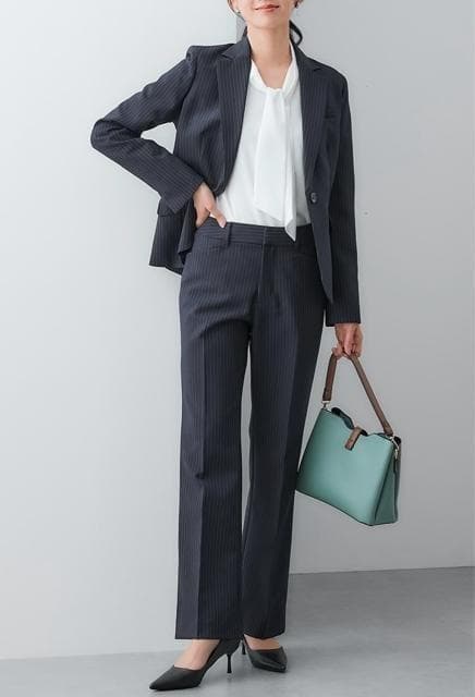 新品☆17号LL♪紺ストライプ♪2パンツスーツ♪ビジネスパンツスーツ