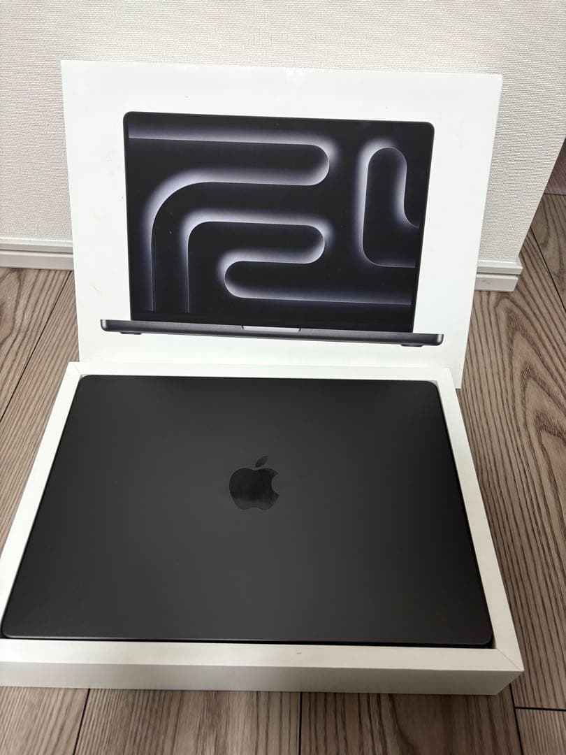 Apple MacBook Pro 2024 14.2インチ