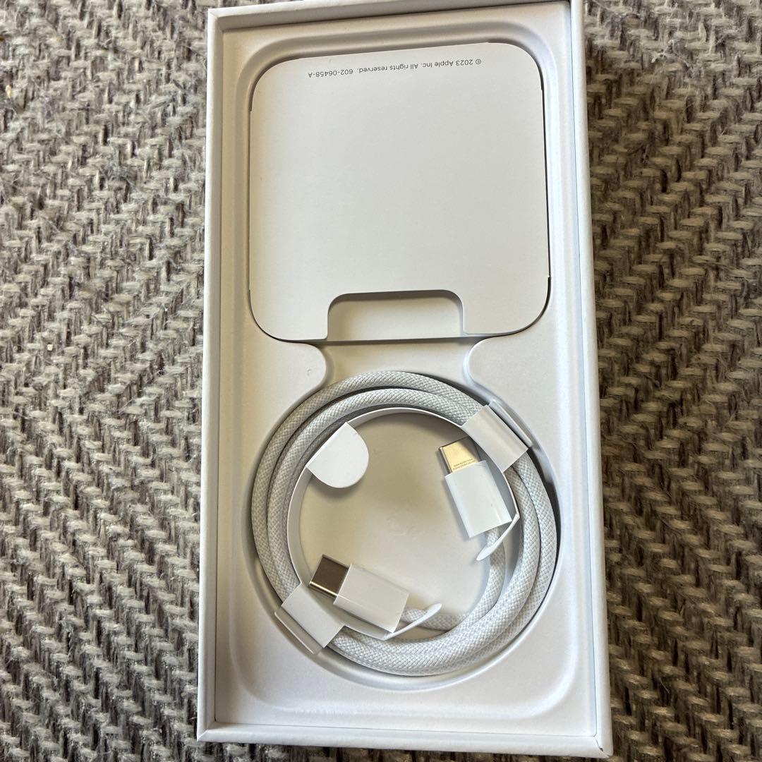 Apple iPhone 15 ブラック 本体　SIMフリー