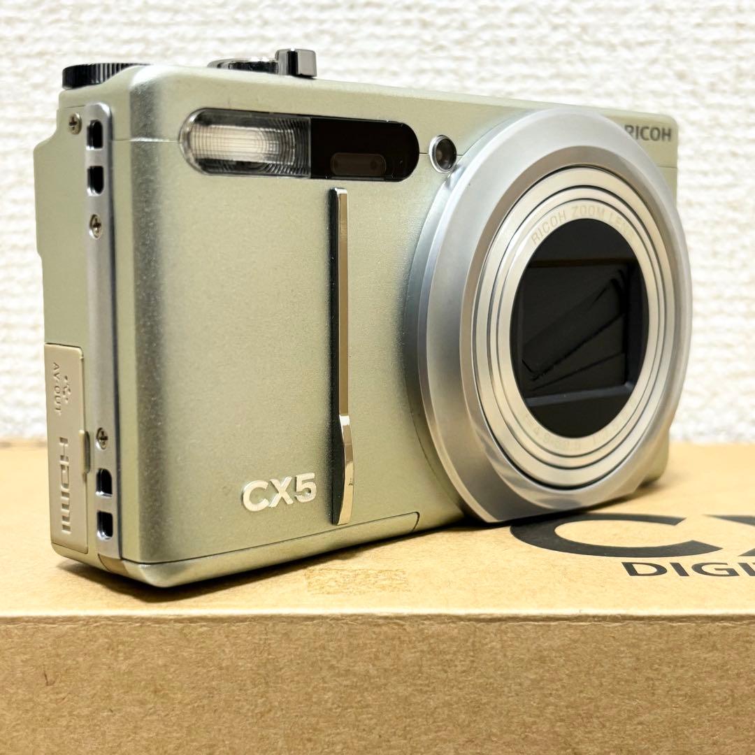 RICOH CX5 コンパクトデジタルカメラ シルバー 動作確認済み・ほぼ未使用