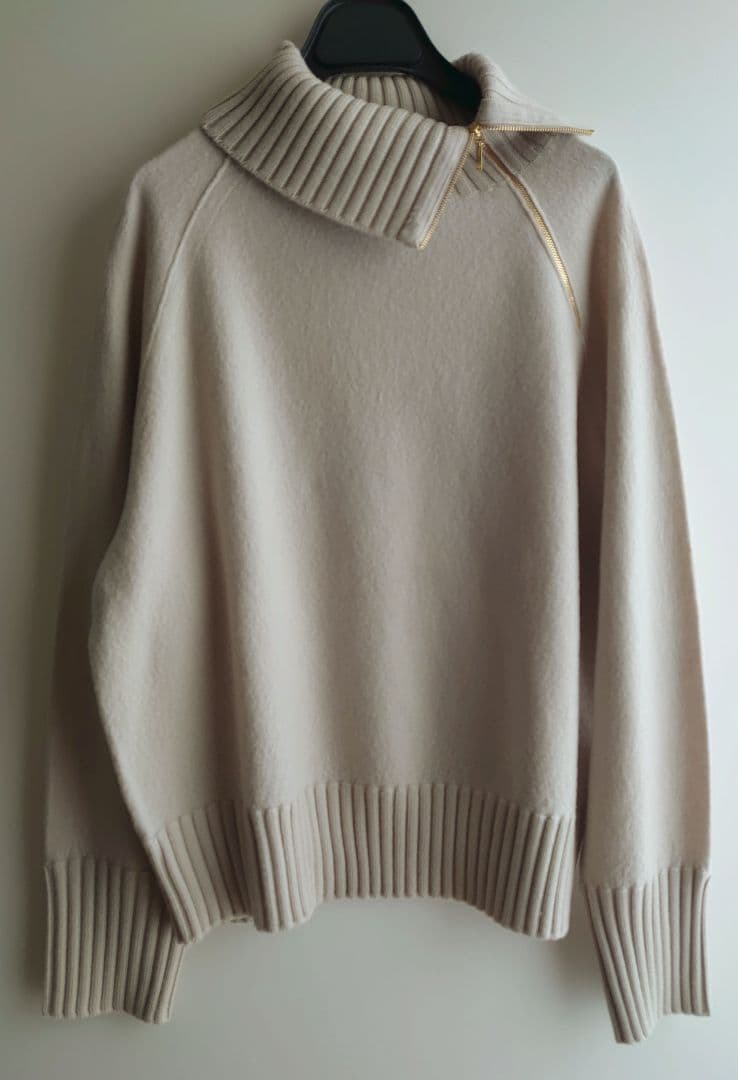 23区 今期　ボイルドウールコンビ ジップ タートルニット　ベージュ ボイルドウールコンビ ジップ タートルニット | 23区(23KU) | マルイ