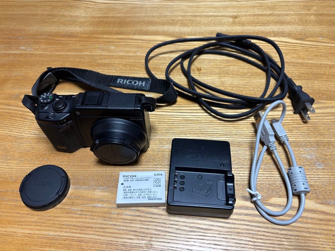 RICOH GXR （本体+P10レンズキット）