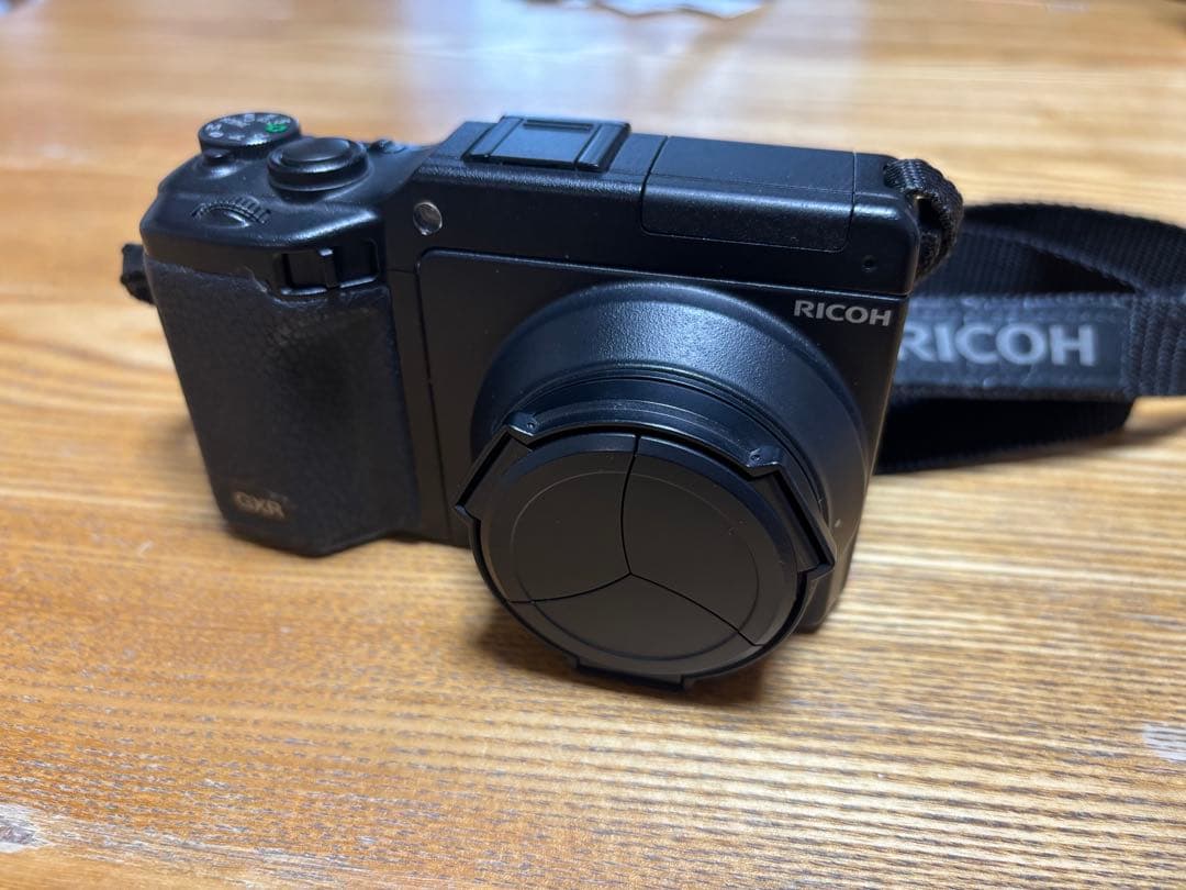 RICOH GXR （本体+P10レンズキット）