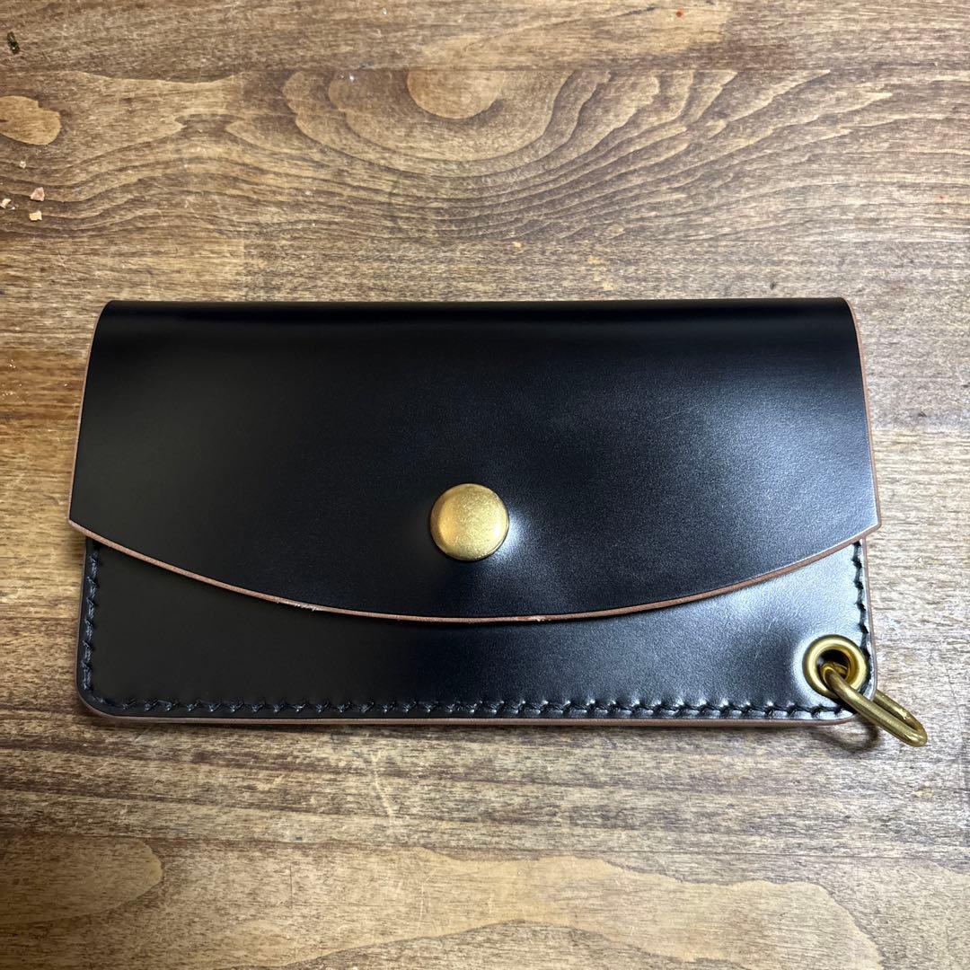 フルコードバン⭐︎ショートトラッカーウォレット⭐︎新喜皮革⭐︎コードバン⭐︎ホーウィン ホーウィン社シェルコードバン トラッカーウォレットになります