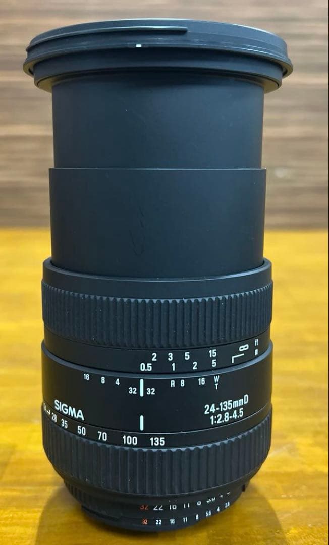 シグマ　ズームレンズ　24-135mm　1:2.8-4.5　ポーチ・フード付き