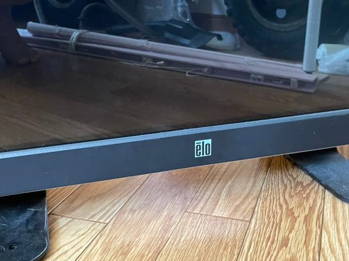 ELO 32型液晶ディスプレイ　タッチパネル