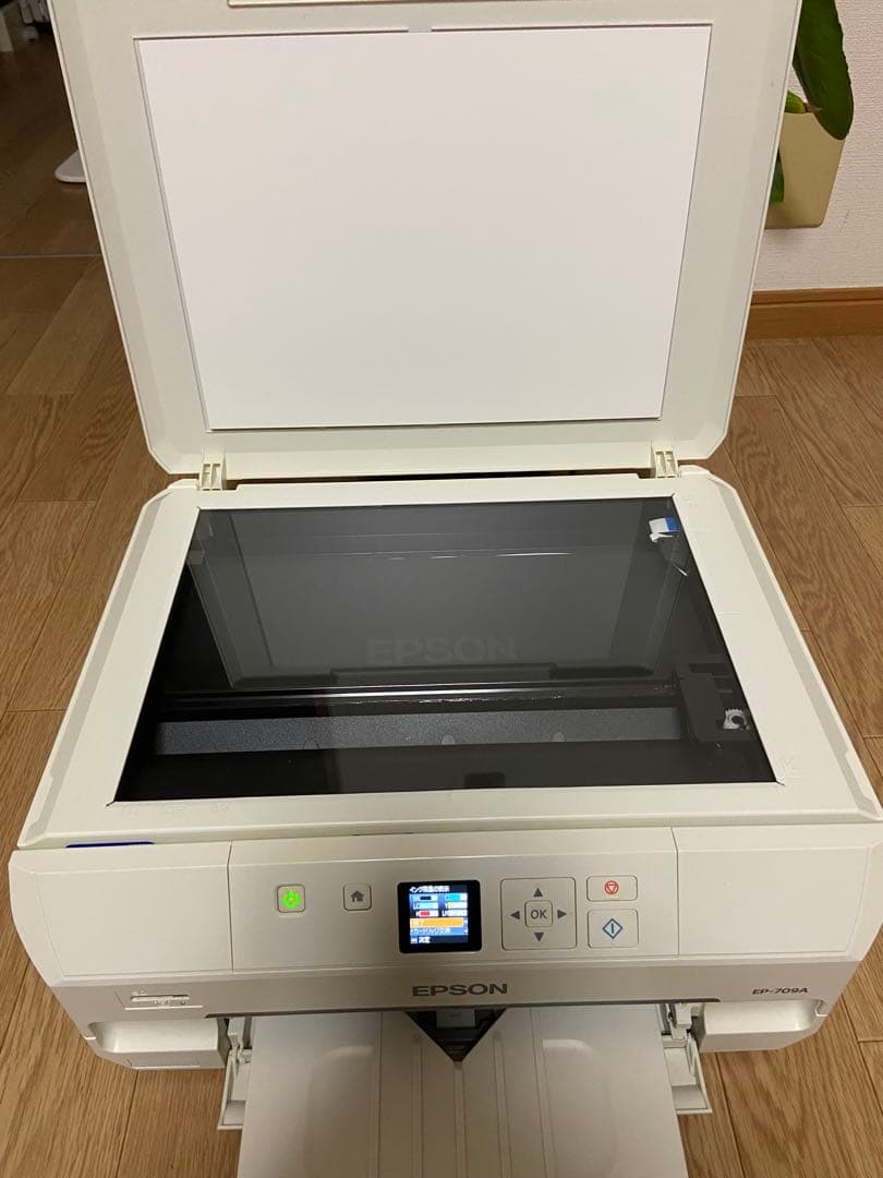 エプソン　プリンター　EP-709A ジャンク品（本体と電源ケーブルのみ）