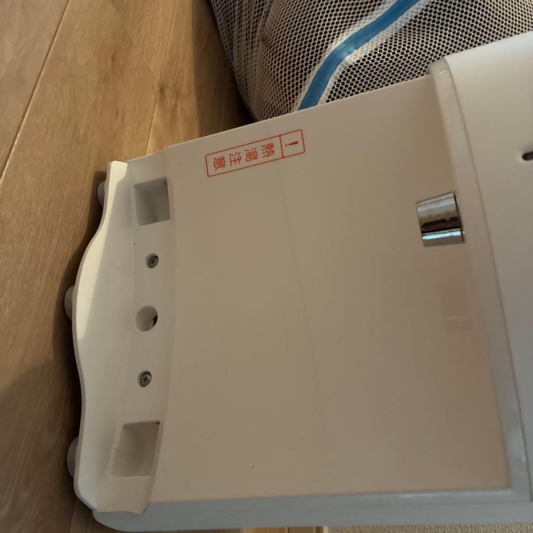 エブリーフレシャスミニ、カートリッジ付き一つ、タンク下皿あります。