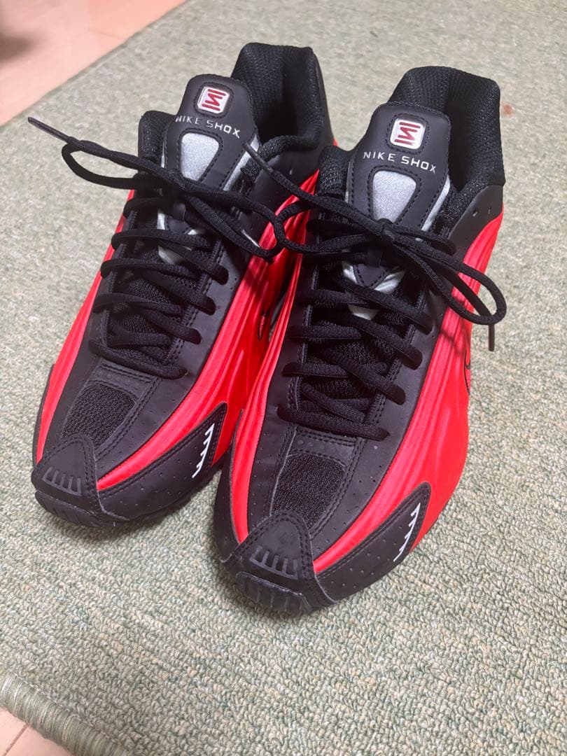 Nike Shox R4 スニーカー レッド/ブラック メンズ 早い者勝ち！ Nike Shox R4 University Red Black Metallic Silver Mens Sports