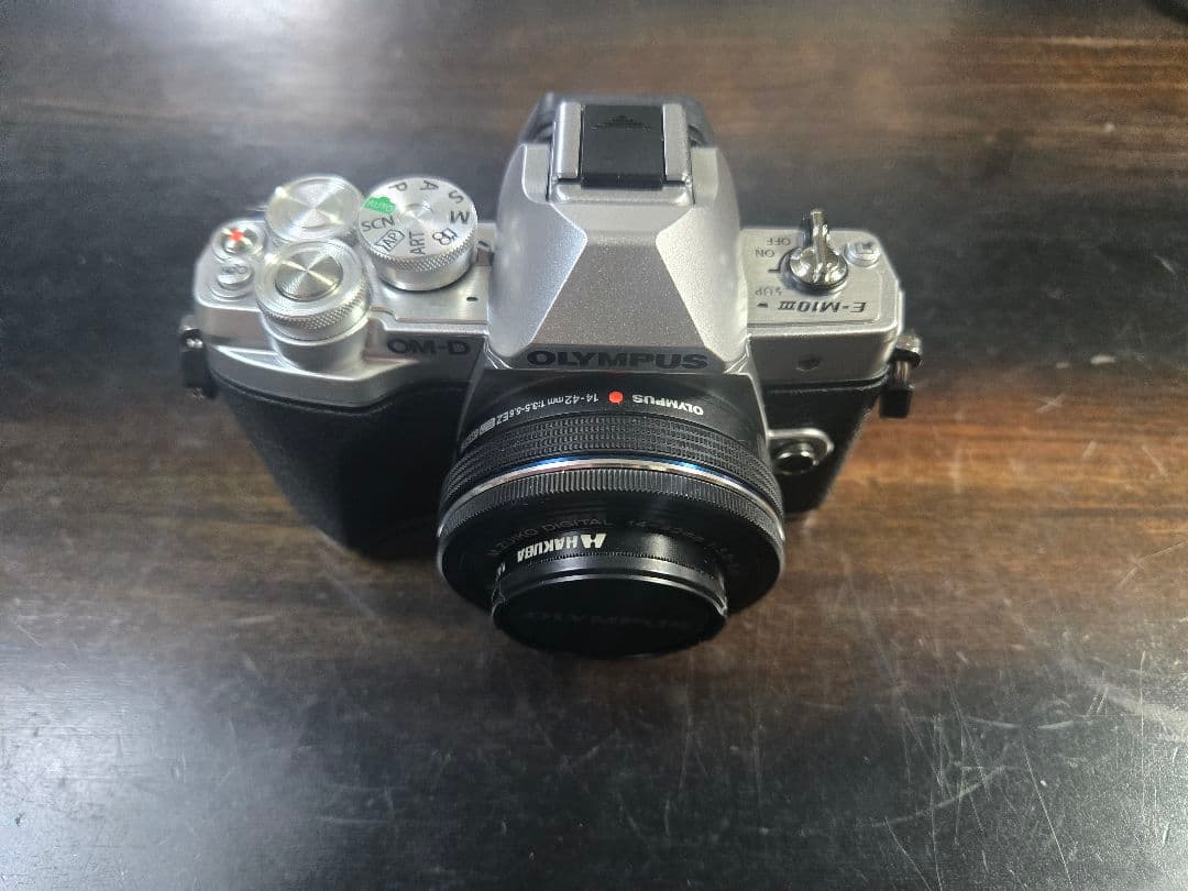 OLYMPUS E-M10 Mark Ⅲ 本体(レンズ14-42mm付き)