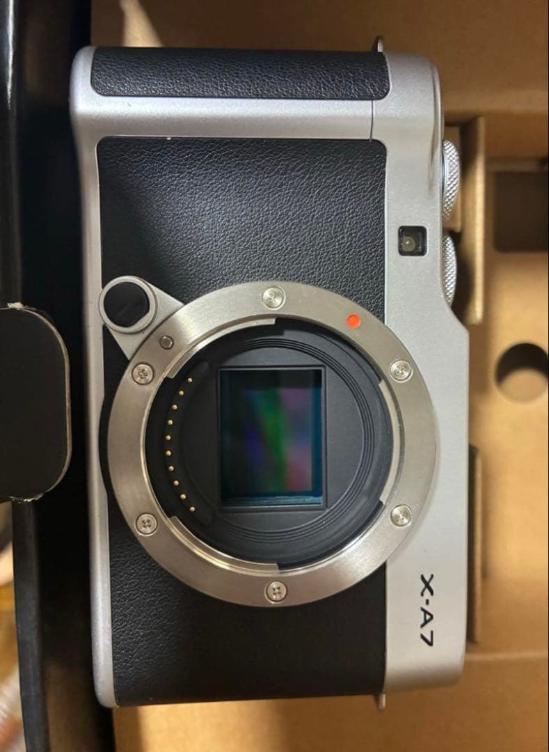FUJIFILM X-A7 レンズキット シルバー