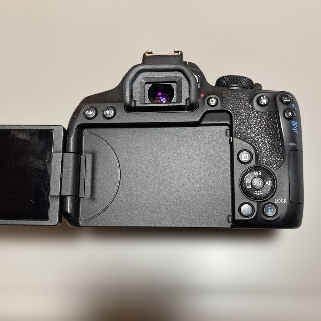 Canon EOS Kiss X10i 本体 バッテリー予備1点、レリーズ1点付