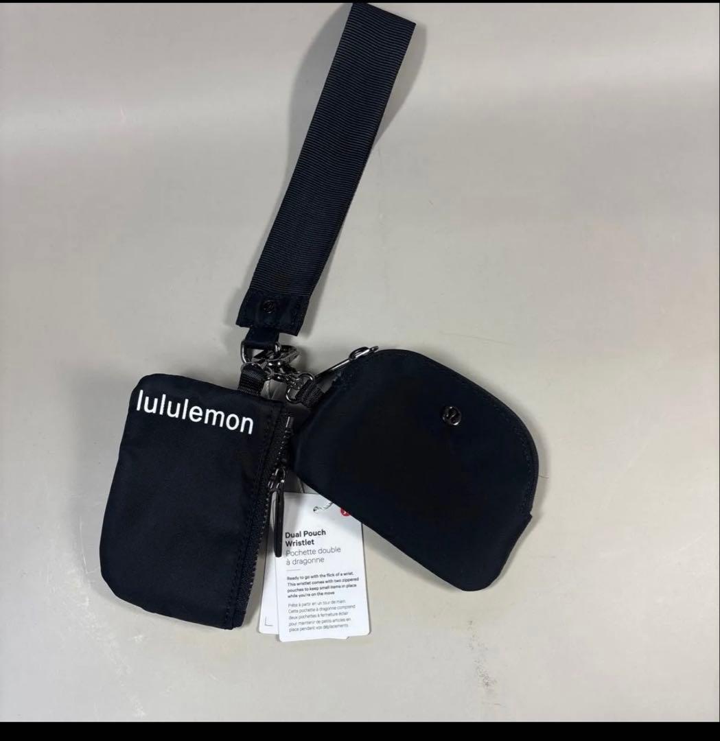 lululemon（ルルレモン）ブラックDual Pouch Wristlet - メルカリ