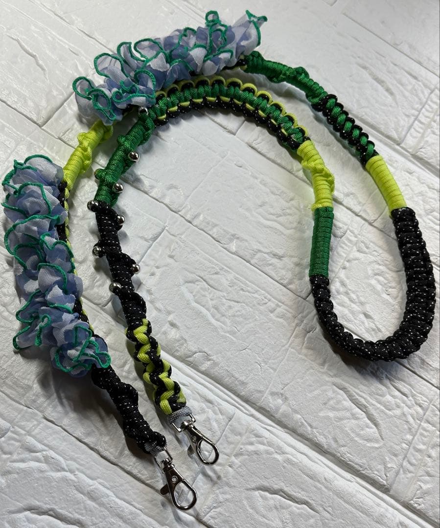 ゆきんこ・*:.ღパラコードスマホストラップ