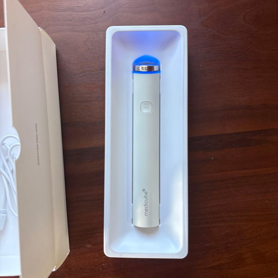 メディキューブ　ブースタープロミニ　ホワイト　美顔器