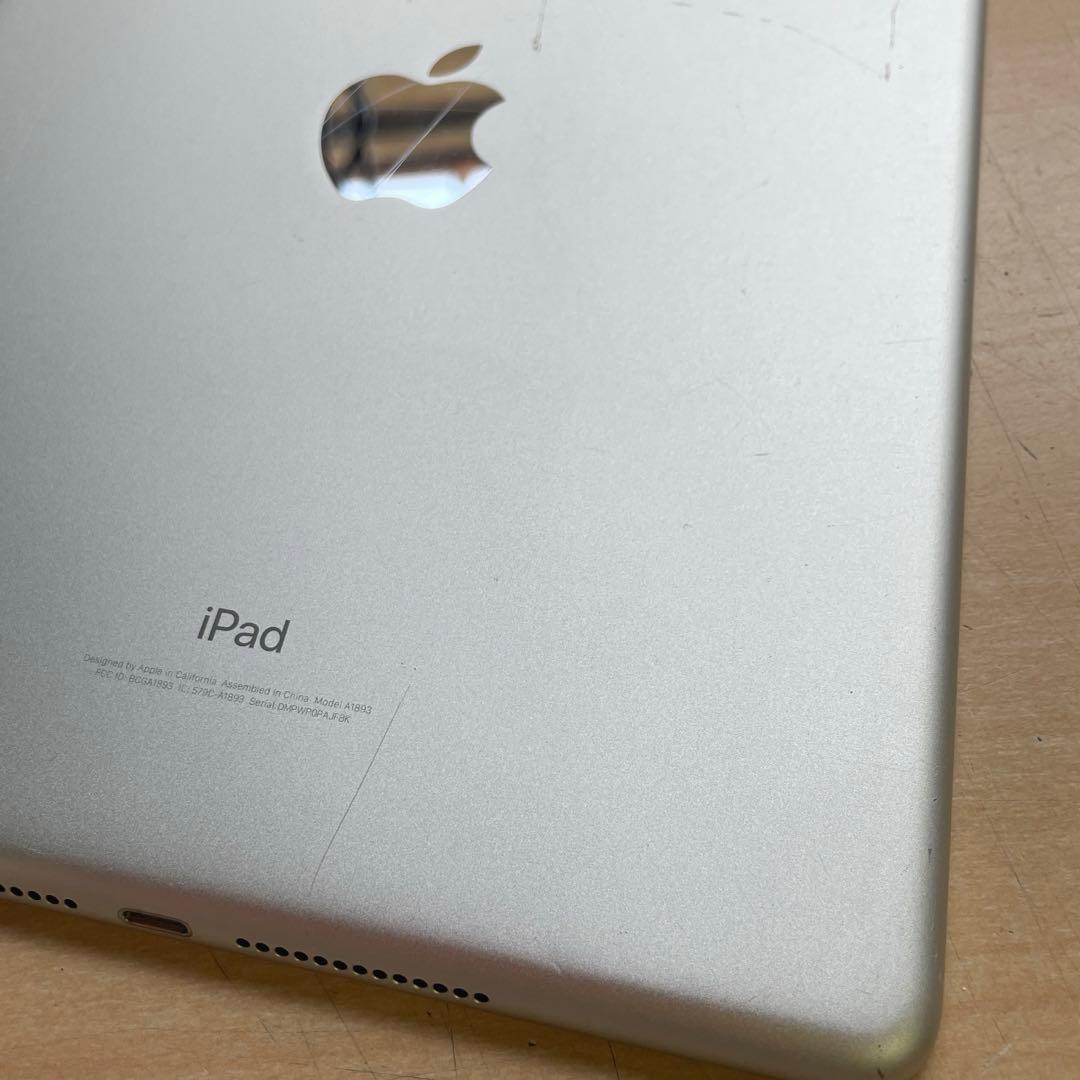 iPad 第6世代　A1893　Wi-Fiモデル　シルバー　32GB #3