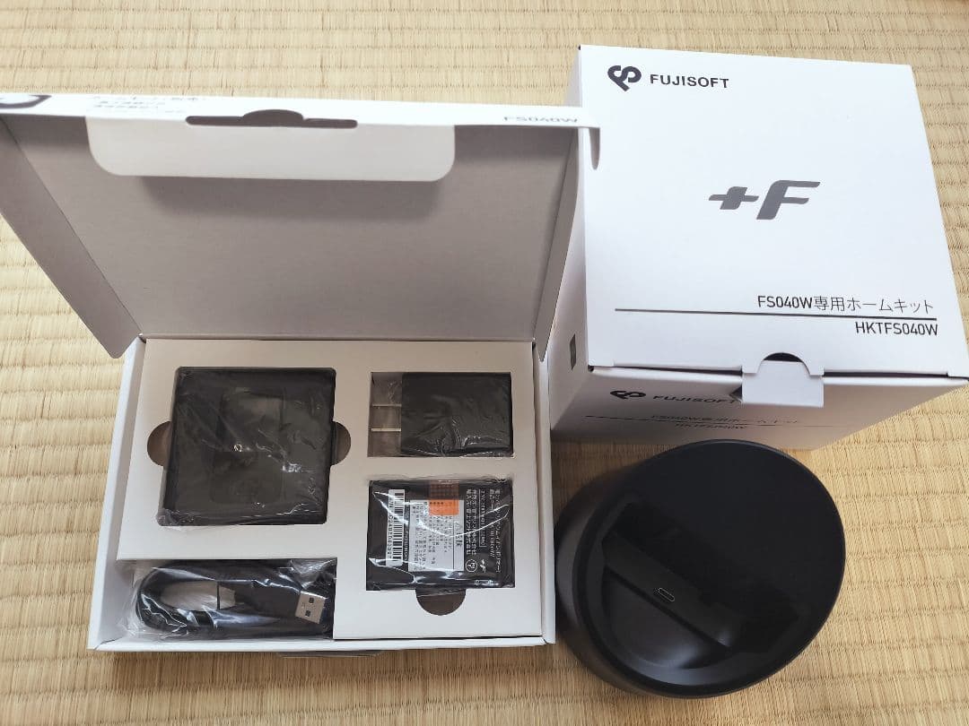 富士ソフト+F FS040W モバイルWiFiルーター+専用ホームキットセット