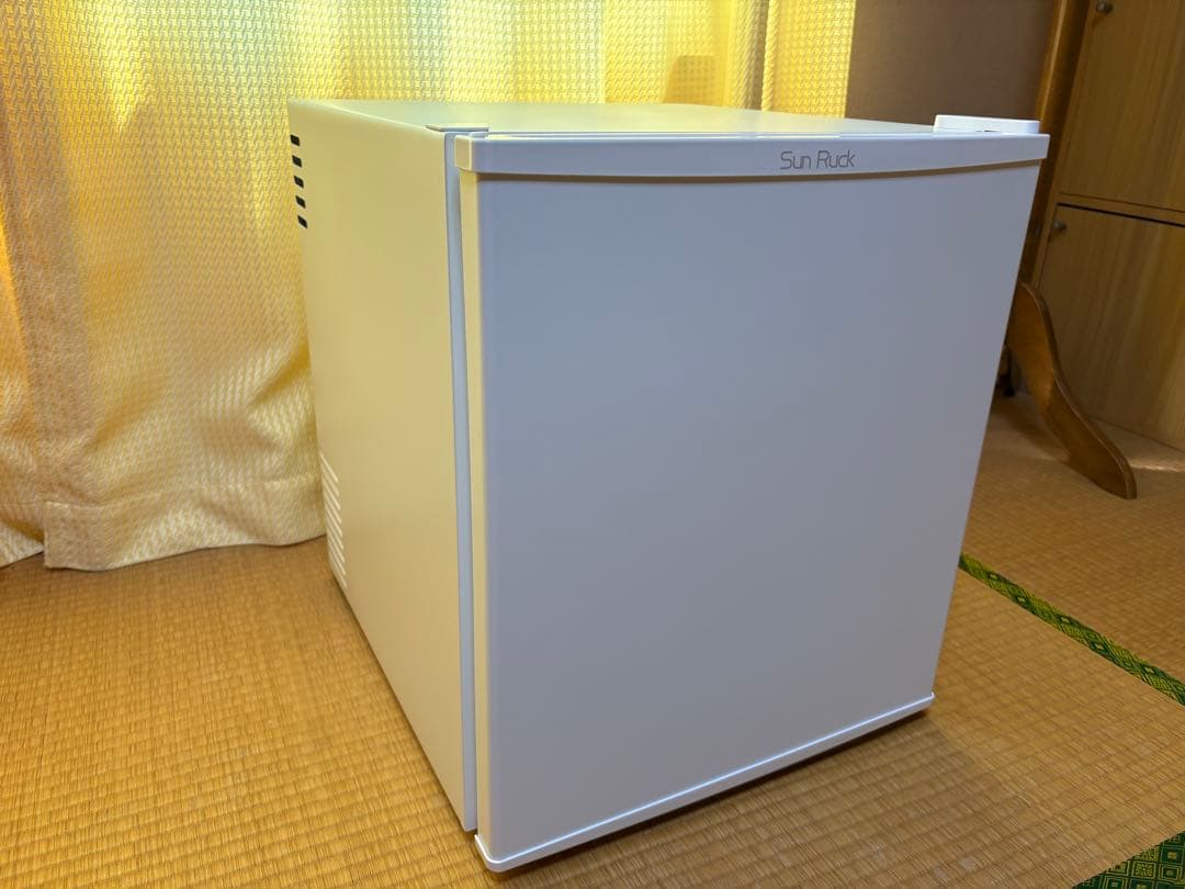 【りーりぃ】小型冷蔵庫48L SunRuck SRR4805 2025年製