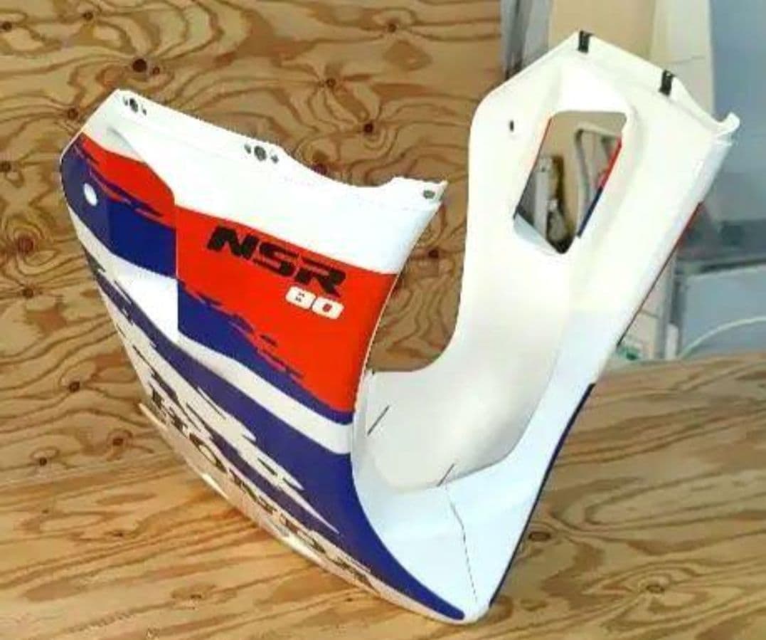 `92ホンダ NSR 80 カウルセット《アッパー〔中古〕+サイド左右〔新品〕》