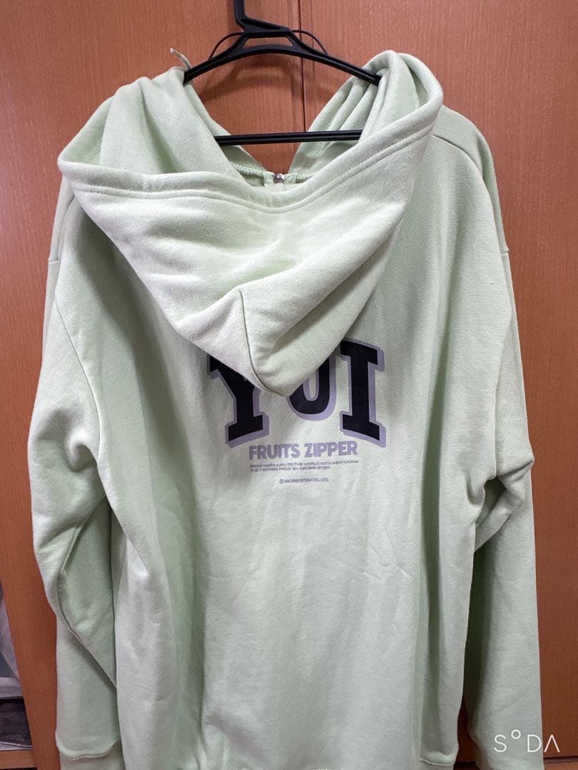 FRUITS ZIPPER 櫻井優衣 パーカー - メルカリ