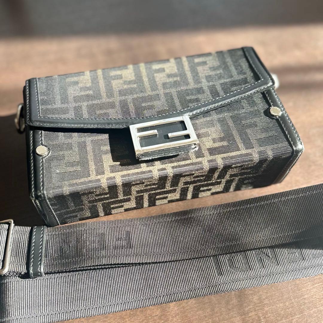 フェンディ　バゲット　ソフトトランク バゲット® ソフトトランク レザー ブラック | Fendi