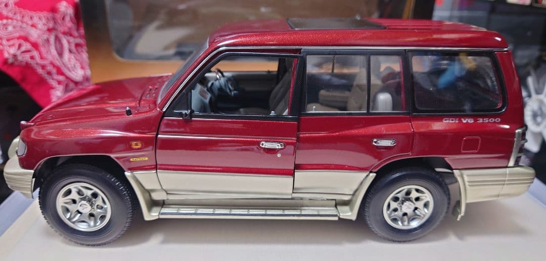 オートアート 1/18 パジェロ 赤 サンルーフ付き - メルカリ