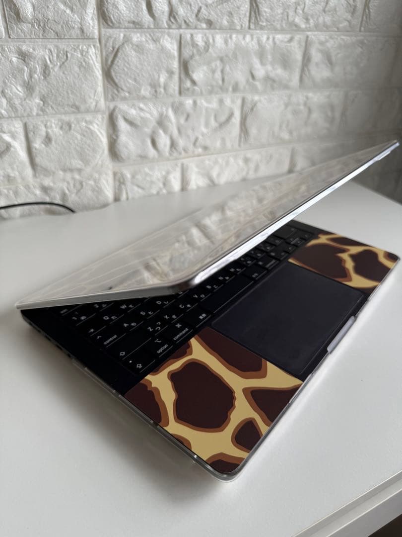 【新品同様】MacBookPro 2024 14インチ M4 MW2U3J/A