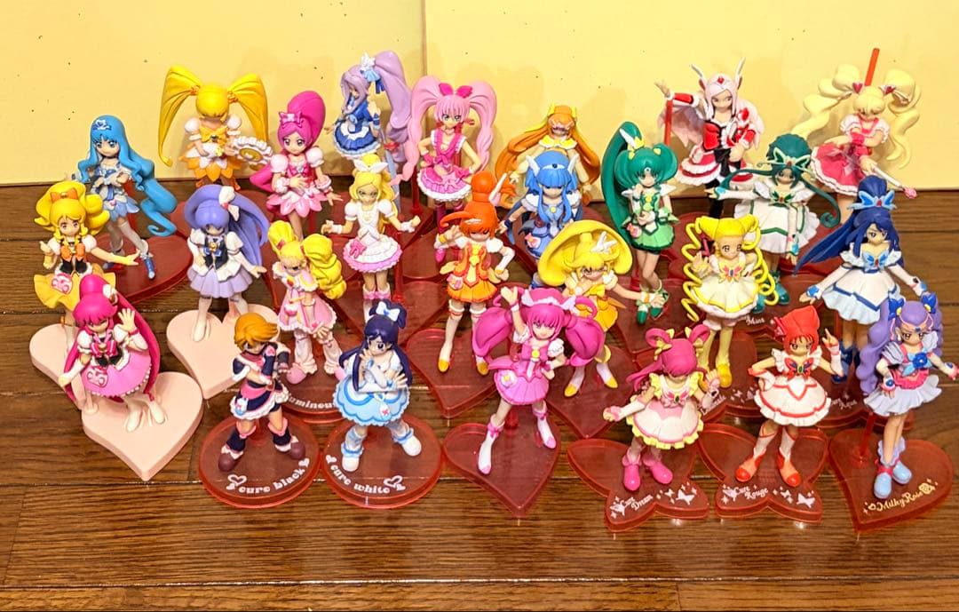 プリキュア 食玩26体 - メルカリ