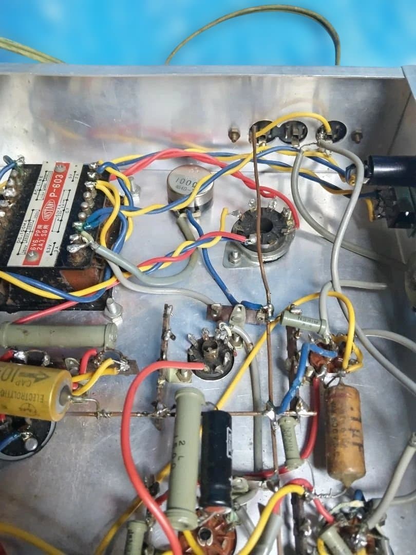 真空管プリメインアンプ 用アルミシャーシージャンク品の出品です。