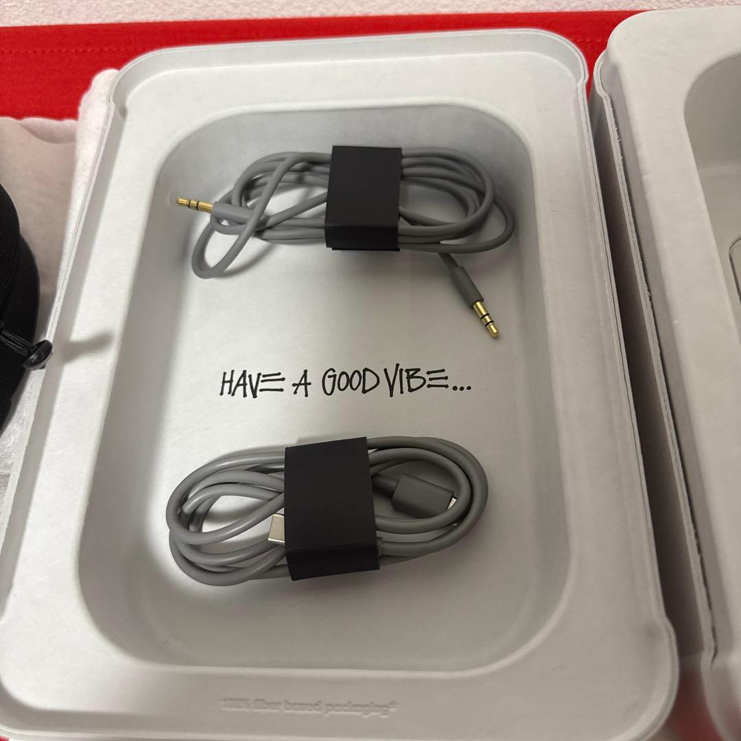 STUSSY Beats ワイヤレスヘッドホン ホワイト/ブラック