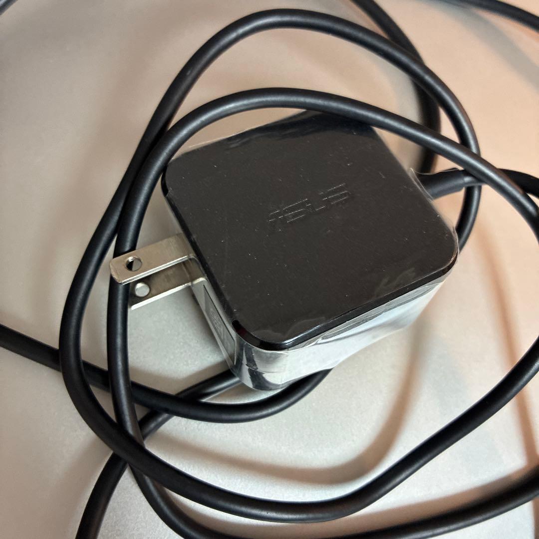 ASUS Chromebook c523na 15.6 インチ 純正充電器