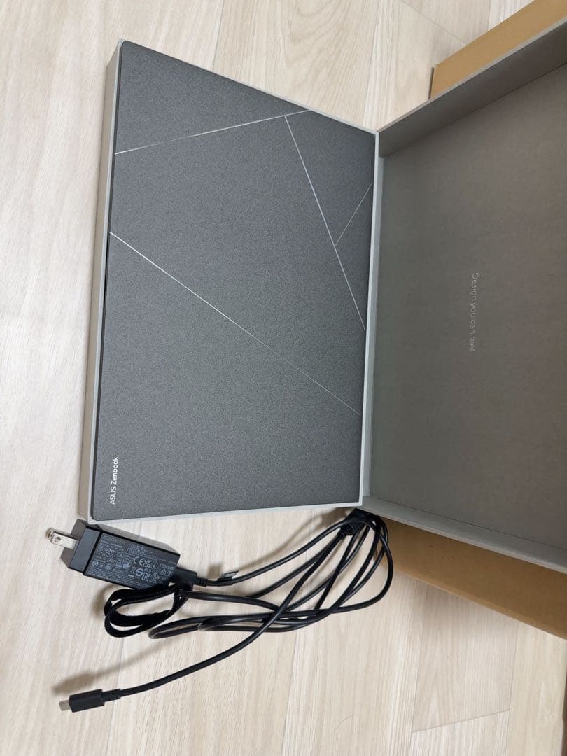 【美品】ASUS Zenbook S 14 / 2028年10月まで保証