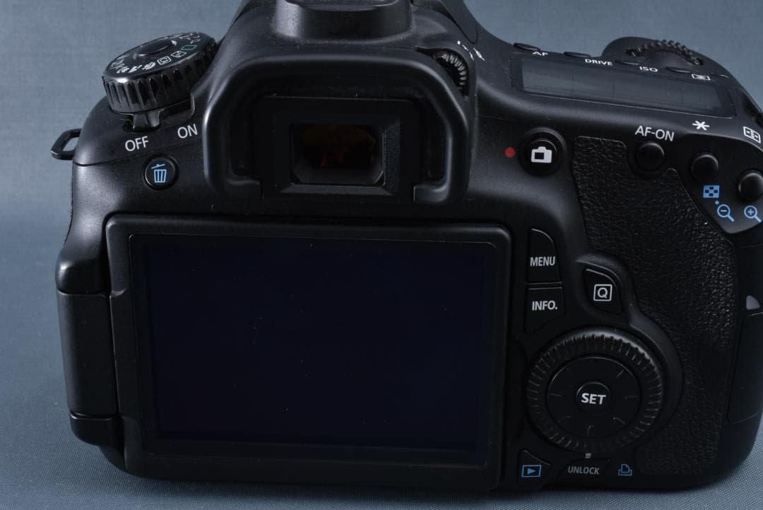 【美品】Canon EOS 60D ＋ バッテリーグリップ BG-E9 セット