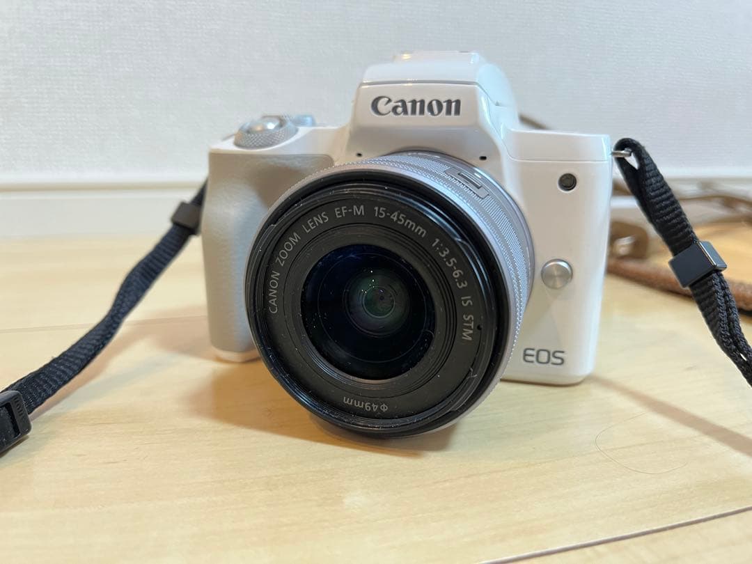 Canon EOS Kiss M ホワイト 本体と付属品