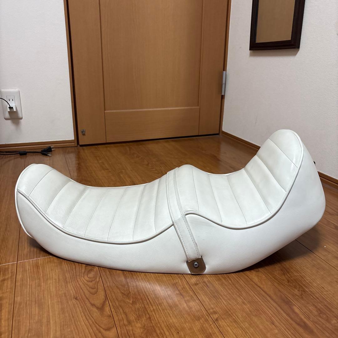 ゼファー400 シート チョビさん 金具付き 後期 - メルカリ