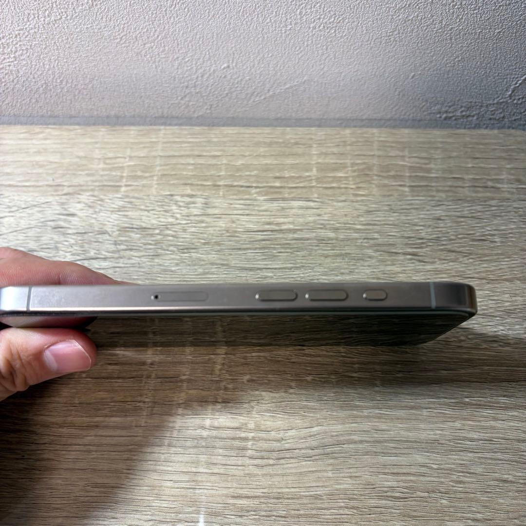 Apple iPhone15 Pro ナチュラルチタニウム　256GB